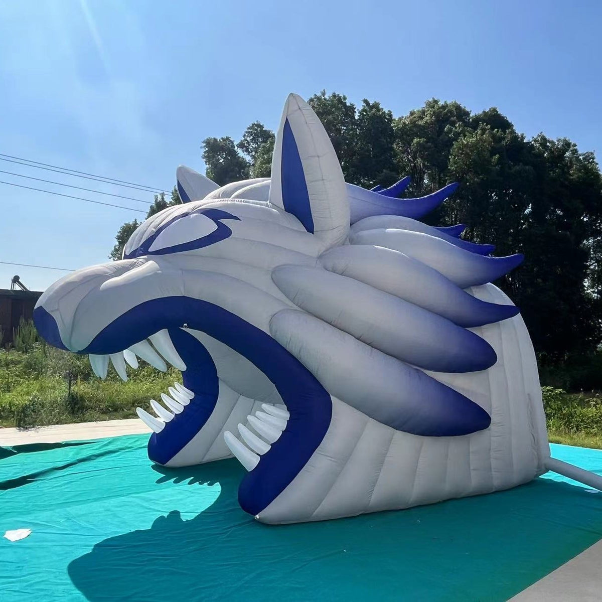 wolf tunnel inflatable